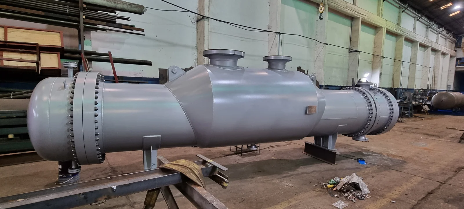 Intercambiador de calor de casco y tubos terminado en el taller