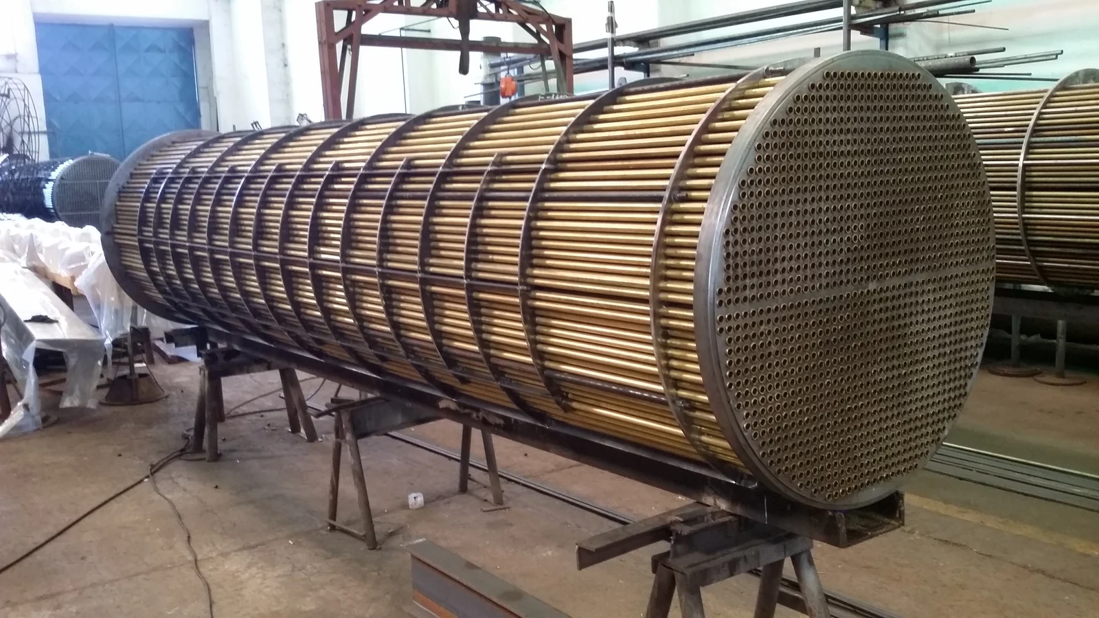Haz tubular en latón terminado, con espejo mandrilado y bafles montados