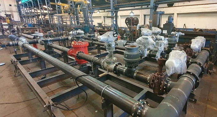Tren de válvulas actuadas en fabricación sobre bastidor, con ramales paralelos