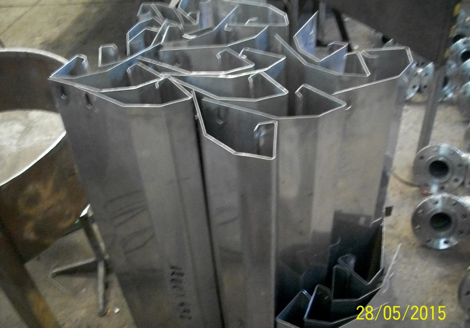 Perfiles de acero inoxidable plegados