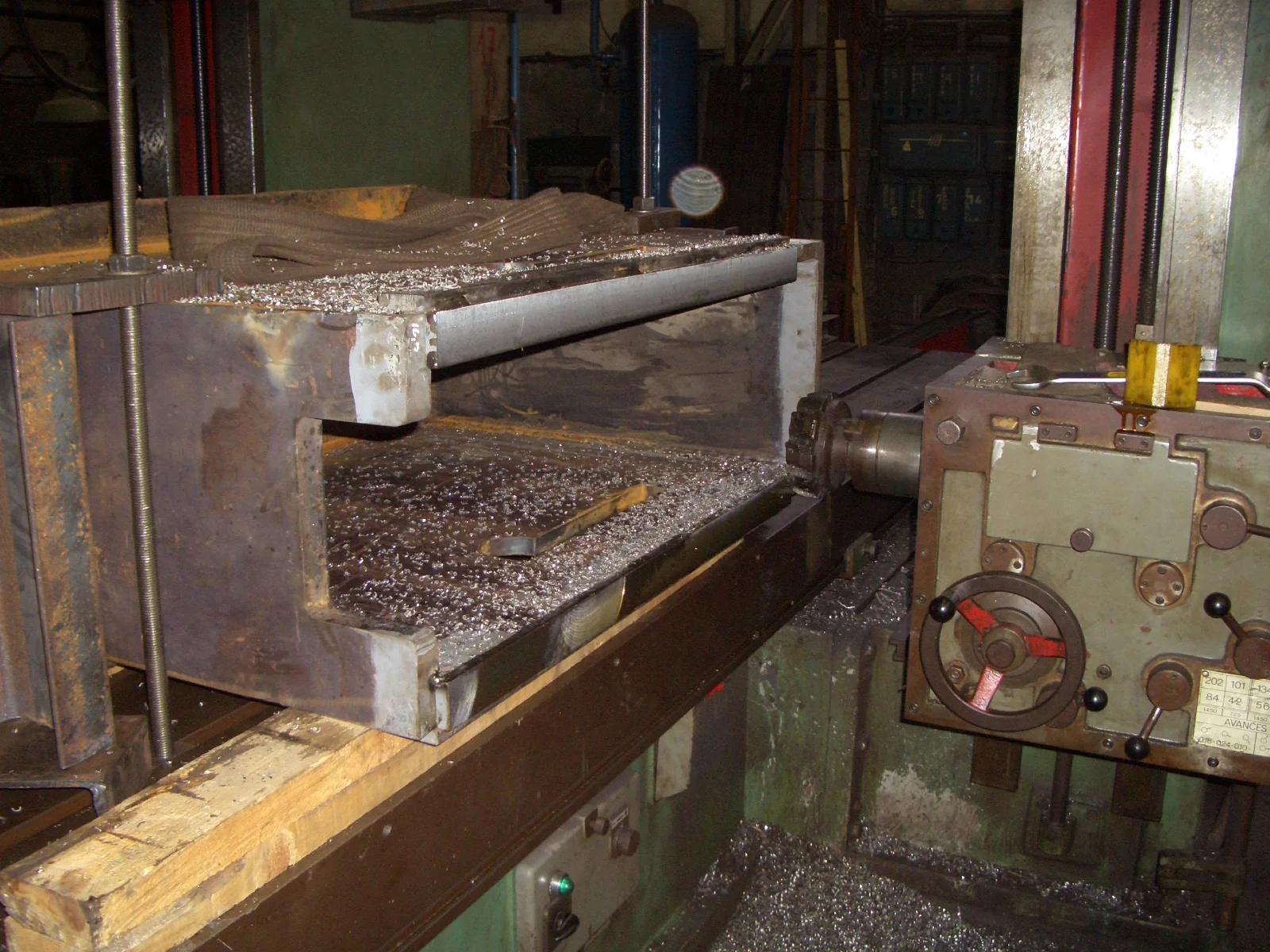 Fresado de una caja de gran tamaño en mandriladora